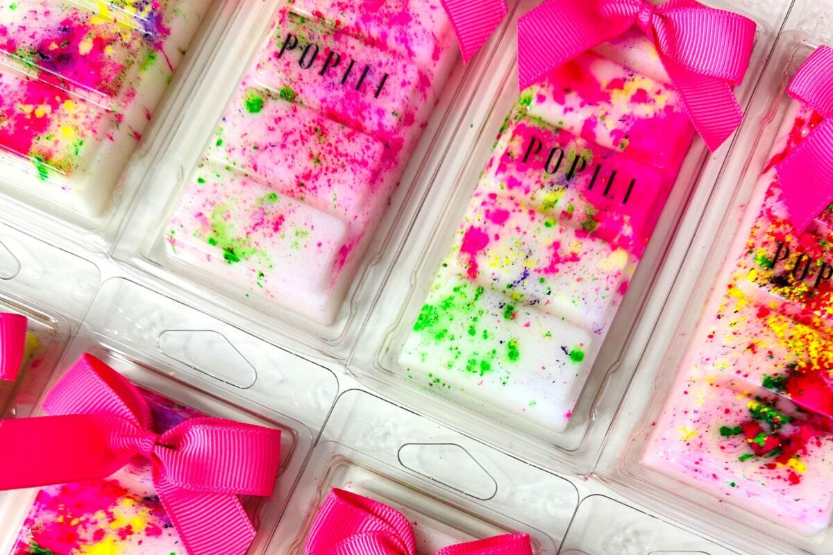 Wax Melts vs Candles: Why You Need Both for the Ultimate Fragrance Experience!